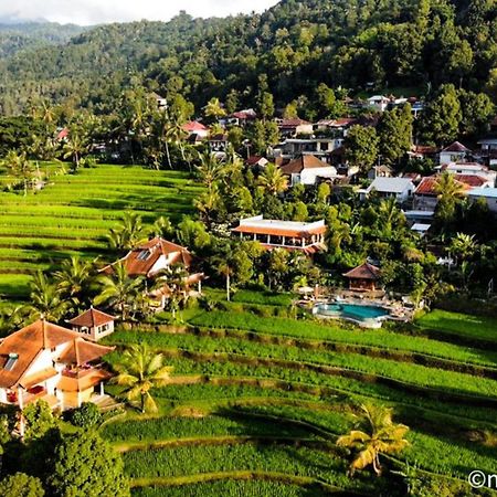 Lesong Hotel And Restaurant Munduk Exterior foto