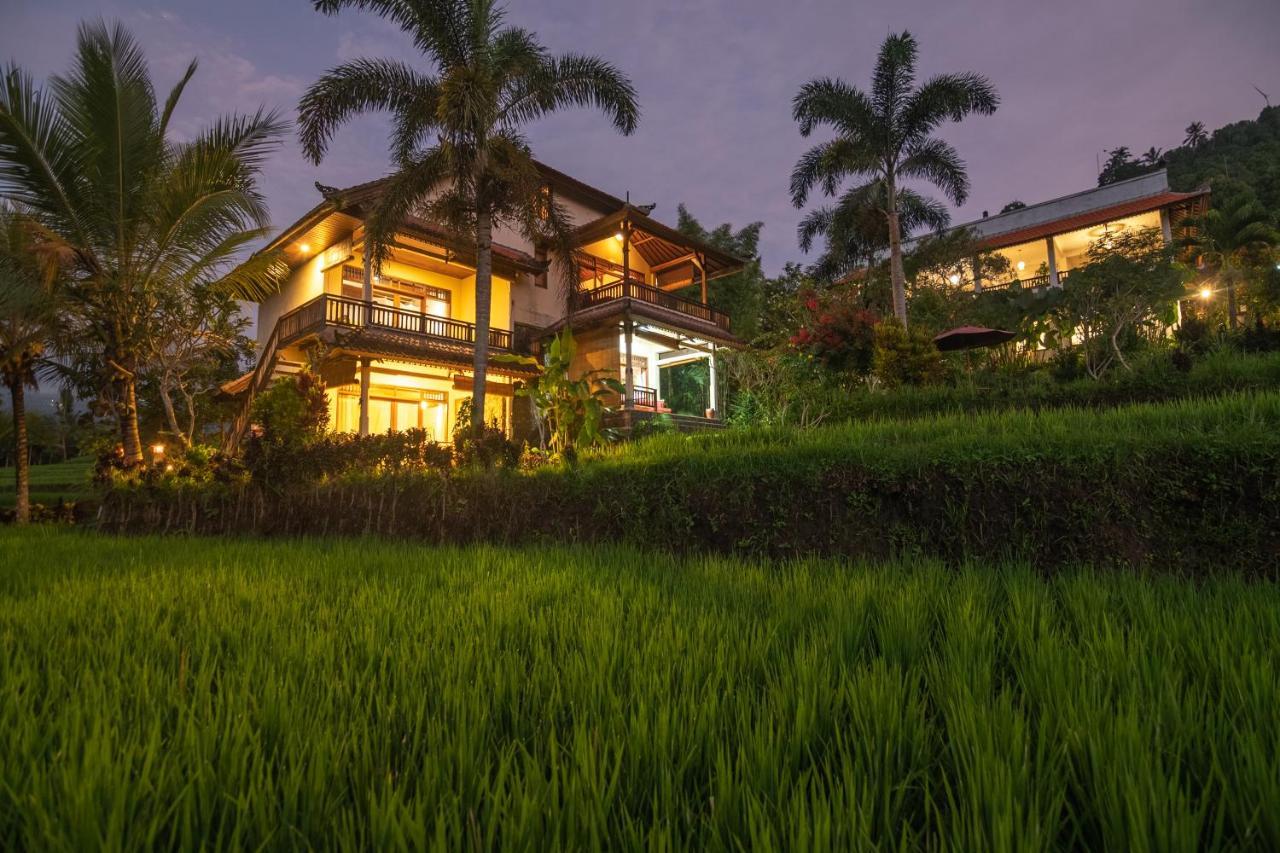 Lesong Hotel And Restaurant Munduk Exterior foto