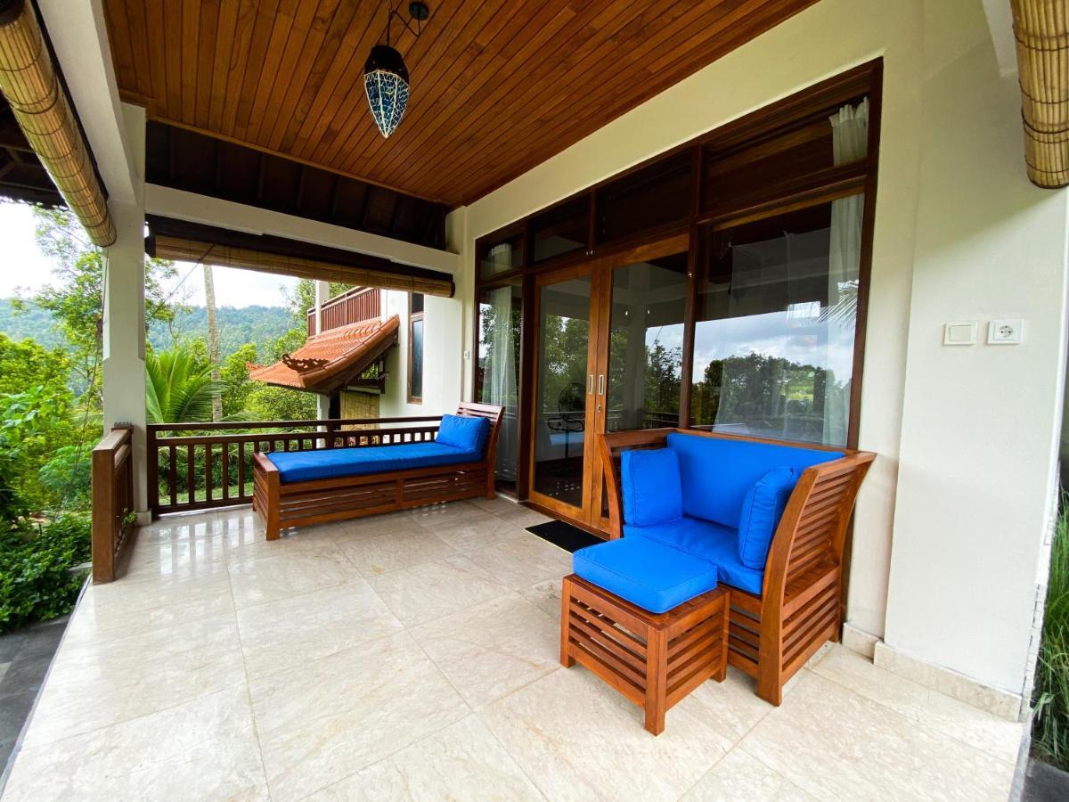 Lesong Hotel And Restaurant Munduk Exterior foto