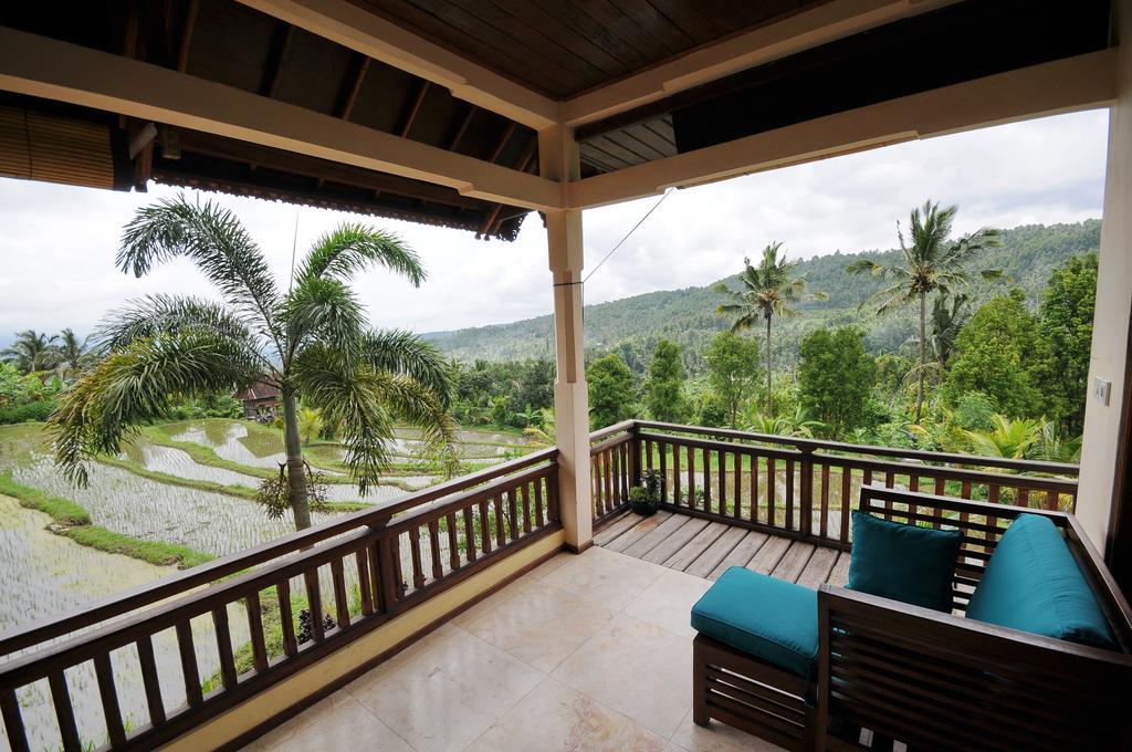 Lesong Hotel And Restaurant Munduk Exterior foto